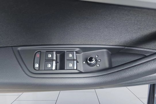 Audi A4 40 TFSI mHEV Advanced S tronic