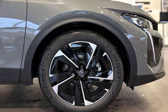 Peugeot 408 Business 1.2 mHEV e-DSC6