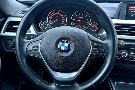 BMW Seria 3 Gran Turismo 320i Advantage