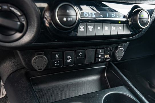 Toyota HiLux Double Cab Invincible