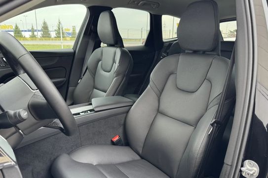 Volvo XC60 B5 B AWD Plus Dark