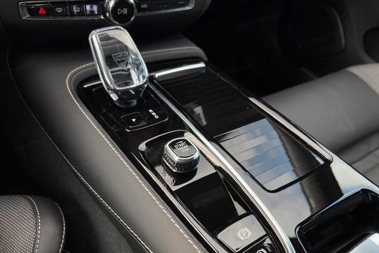 Volvo V60 T6 AWD Plug-In Hybrid Plus Dark aut