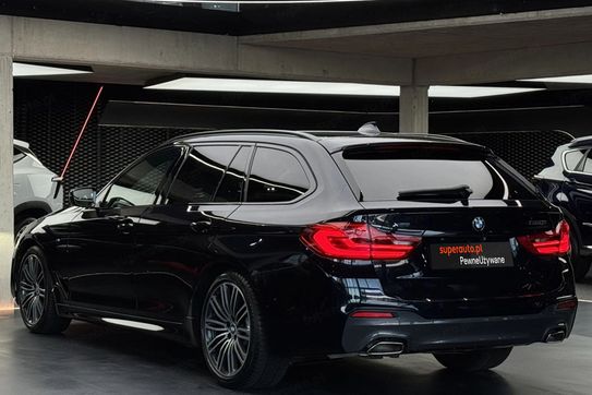 BMW Seria 5 530i xDrive M Sport sport