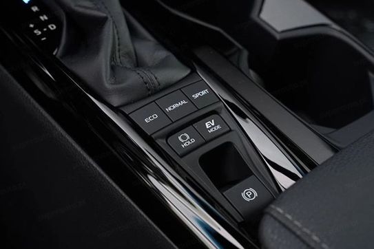 Toyota Camry Prestige 2.5 Hybrid Dynamic Force