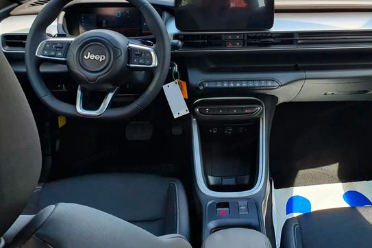 Jeep Avenger Altitude 1.2 e-Hybrid T3