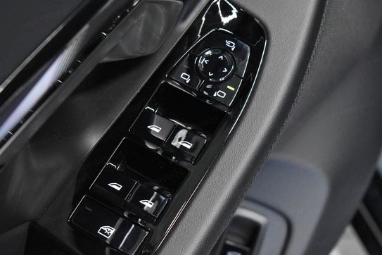 BMW Seria 5 520i mHEV M Sport aut