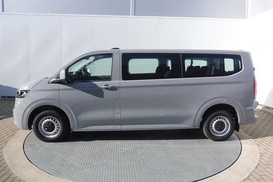 Volkswagen Transporter Kombi TDI L2H1