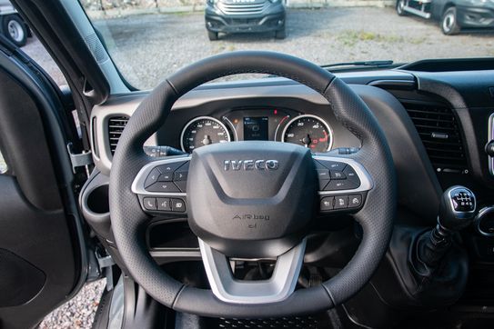 Iveco Daily 50C18 Kontener 8EP + Winda
