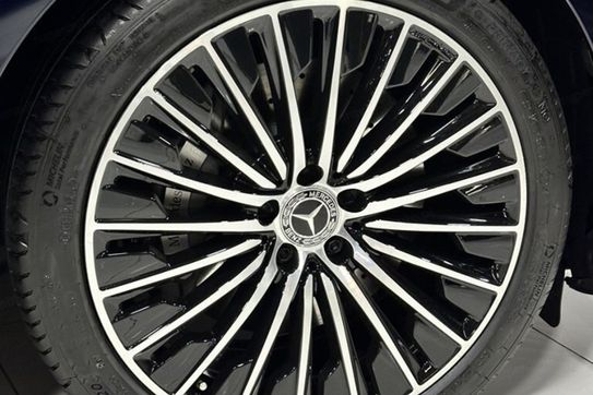 Mercedes E Klasa 220 d  4-Matic AMG