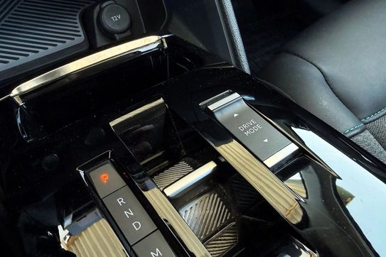 Citroen C4 X 1.2 PureTech Shine Pack S&S EAT8