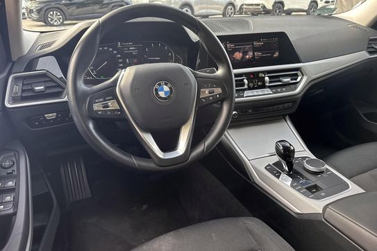 BMW Seria 3 318i