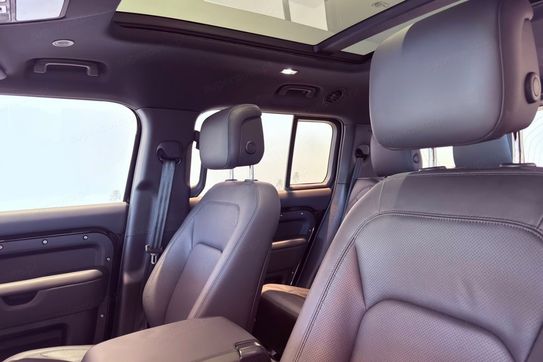 Land Rover Defender 130 3.0 D300 mHEV X-Dynamic SE