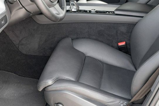 Volvo XC60 B4 D AWD Plus Bright