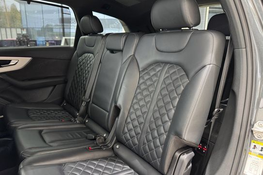 Audi Q7 SQ7 TFSI quattro