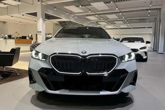 BMW Seria 5 Touring 540d xDrive M Sport