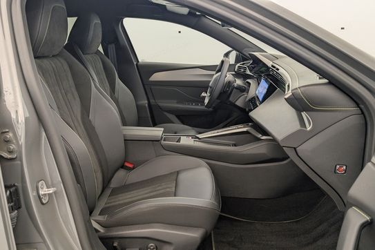 Peugeot 408 GT 1.2 mHEV e-DCS6