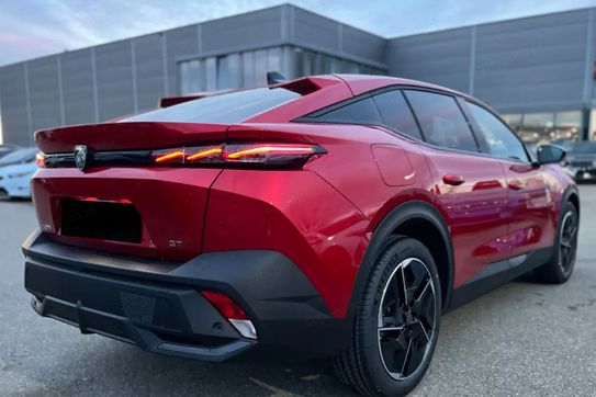 Peugeot 408 GT Exclusive S&S 1.2 mHEV  e-DSC6