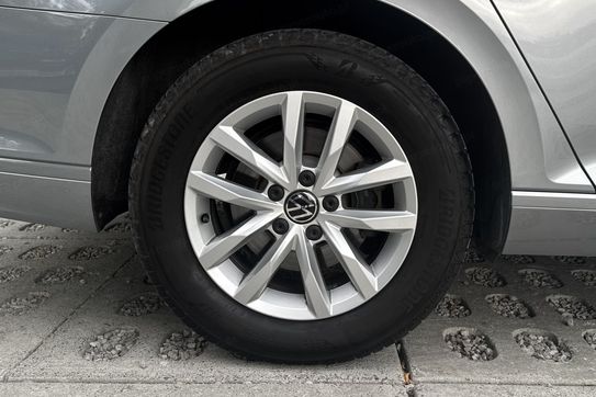 Volkswagen Passat Business 1.5 TSI  DSG