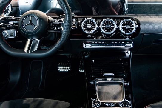 Mercedes CLA 200  AMG Line Shooting Brake