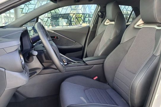 Toyota C-HR PHEV Dynamic Force Executive