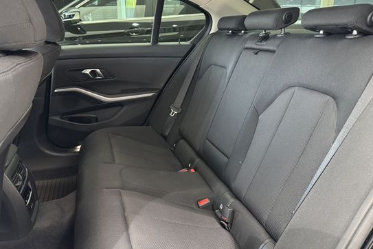 BMW Seria 3 318I Advantage