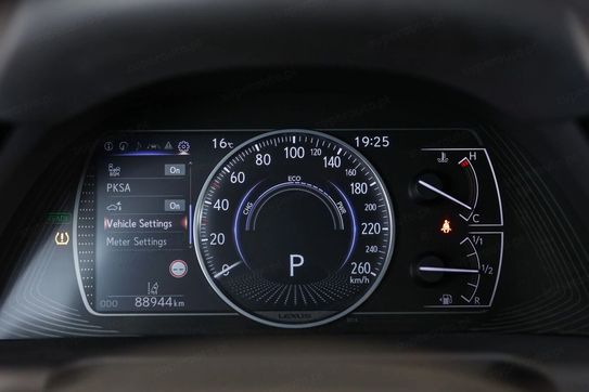 Lexus ES 300h F Sport Design