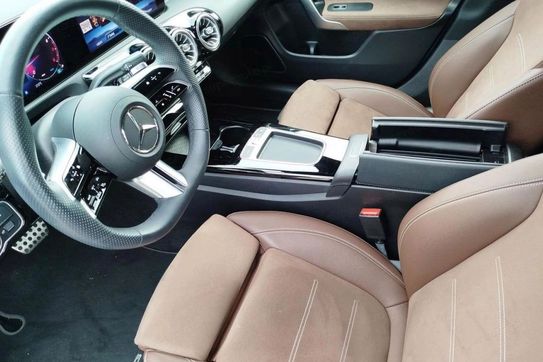 Mercedes CLA 200 mHEV AMG Line 7G-DCT