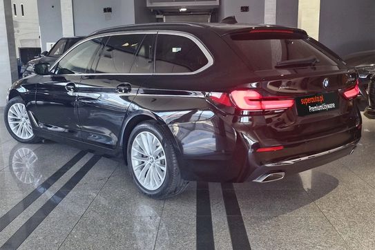BMW Seria 5 Touring 520d xDrive Luxury Line