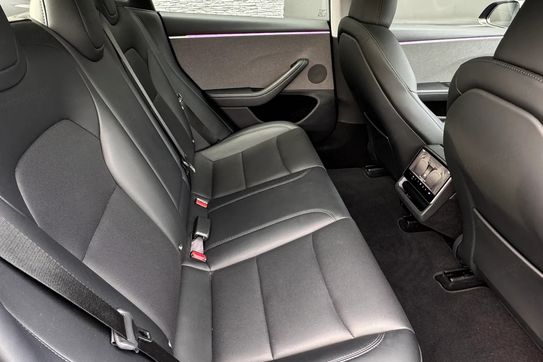 Tesla Model 3 Long Range RWD