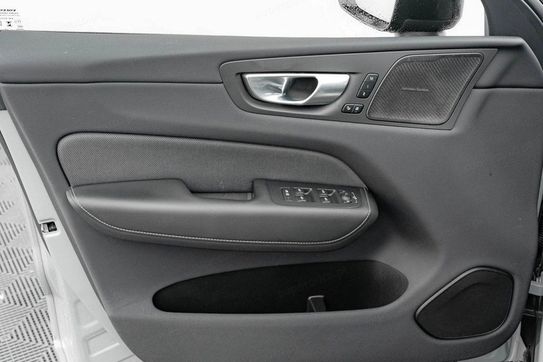 Volvo XC60 B4 B Plus Dark