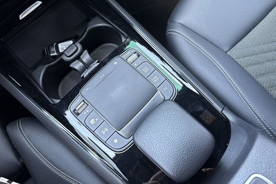 Mercedes GLB 200