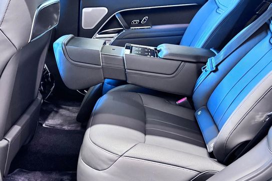 Land Rover Range Rover 4.4 V8 P615 SV Bespoke ''Polar Night''