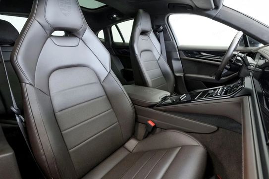 Porsche Panamera 4 E-Hybrid