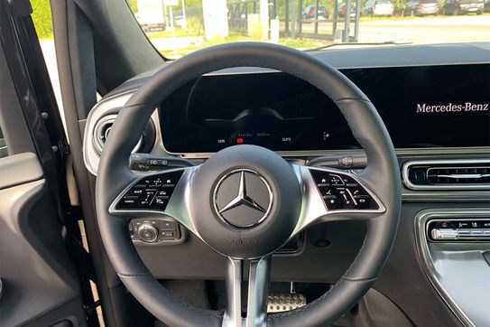Mercedes V Klasa V300d Długi Avantgarde 4-Matic 9G-Tronic