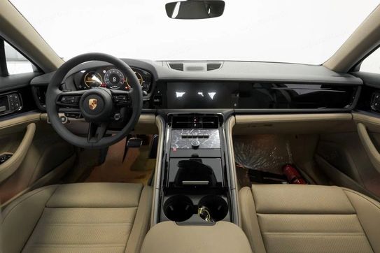 Porsche Panamera 4