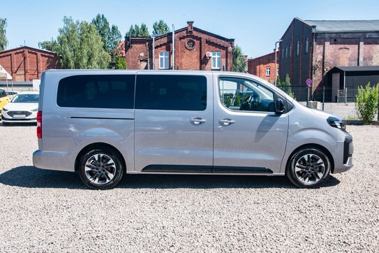 Opel Zafira Life Extra Long L2H1 Business AT8