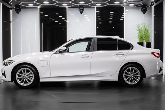 BMW Seria 3 330e