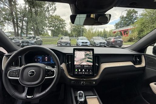 Volvo XC60 B5 B AWD Plus Dark