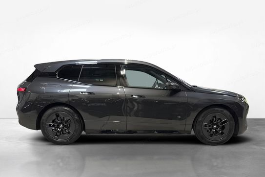 BMW iX xDrive45 100.6kWh
