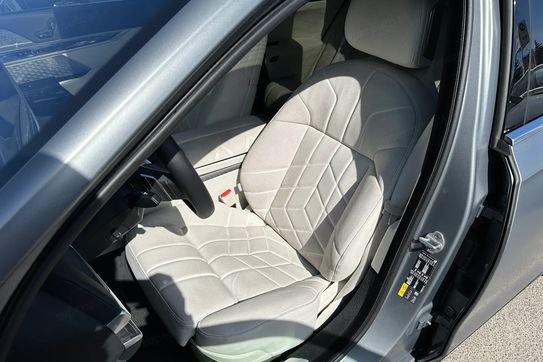 BMW i7 105.7kWh xDrive60