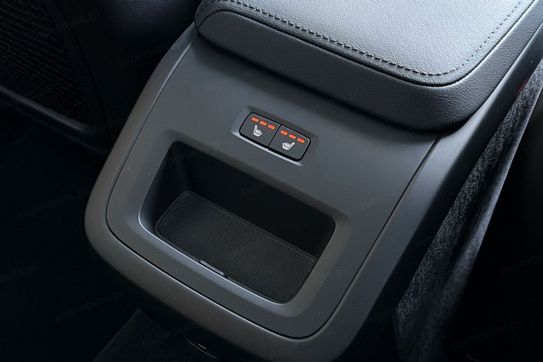 Volvo V60 B4 B Plus Dark