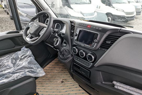 Iveco Daily 70C18 Hi-Matic Zabudowa 15EP + Winda