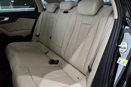 Audi A4 35 TFSI S Line