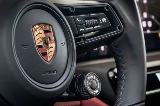 Porsche Panamera 4 E-Hybrid