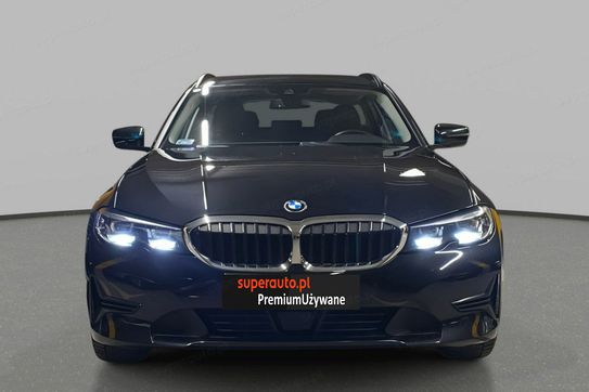 BMW Seria 3 320d xDrive mHEV Luxury Line aut