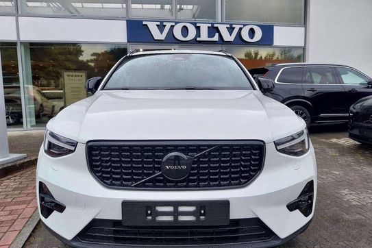 Volvo XC40 B4 Plus Black Edition