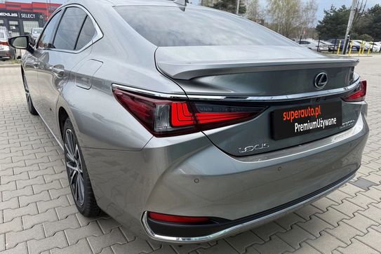 Lexus ES 300h Business Edition