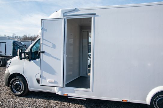 Renault Master L3 Zabudowa Wystawowa Przeszklona