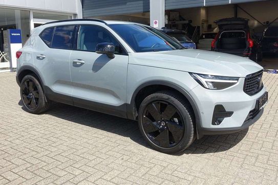 Volvo XC40 B4 Plus Black Edition