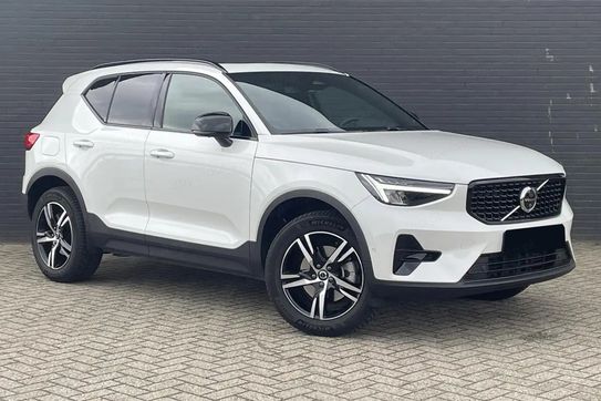 Volvo XC40 B4 Plus Dark